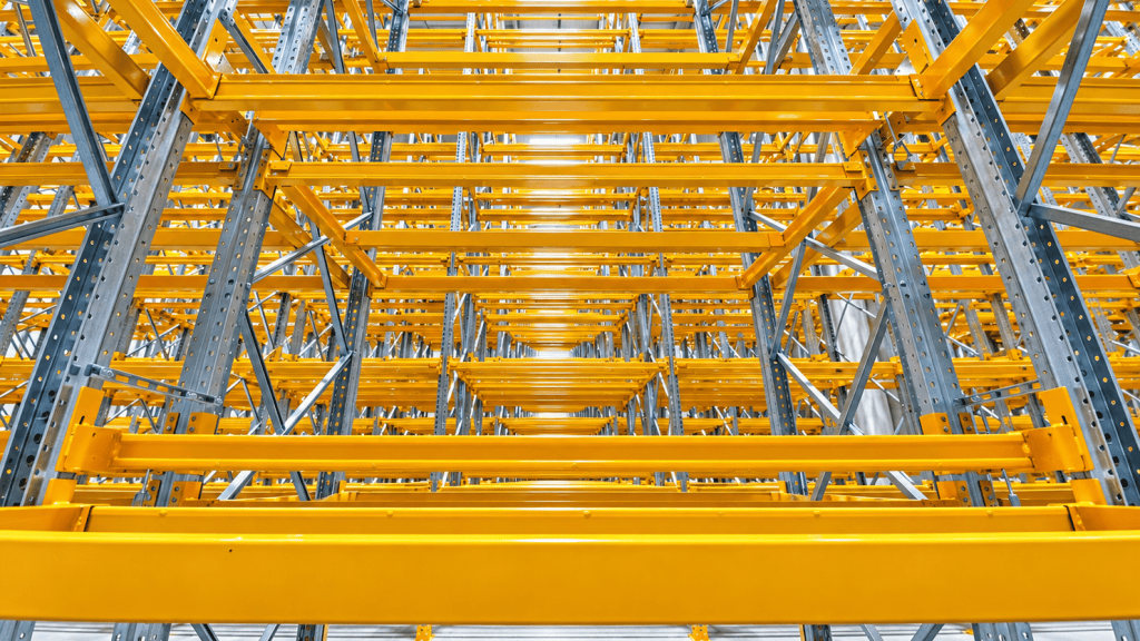 Industrial pallet racking system with steel beams
